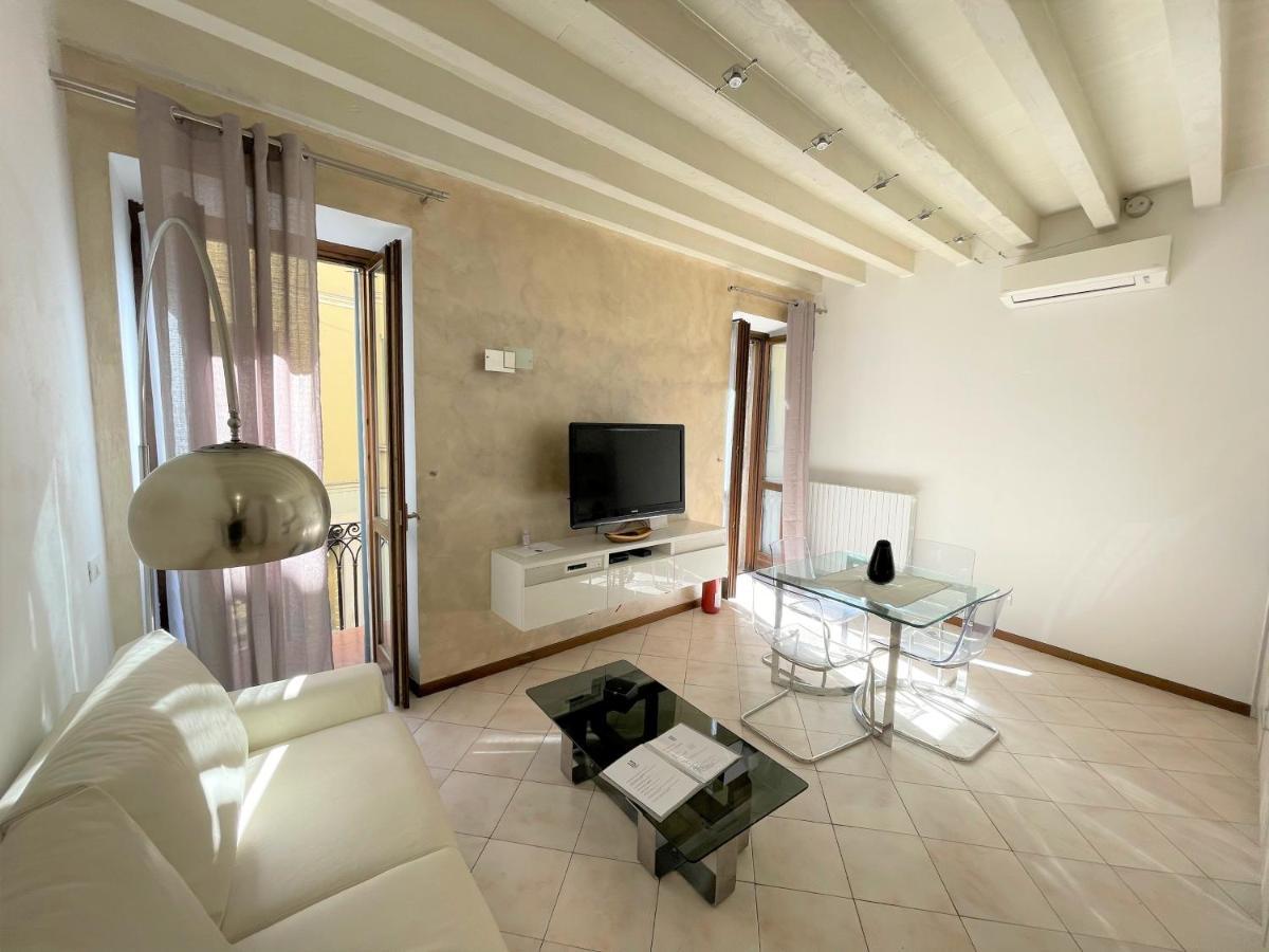 Desenzanoloft Le Petit Bijou - Restyling 2025 - Downtown דסנזאנו דל גארדה מראה חיצוני תמונה