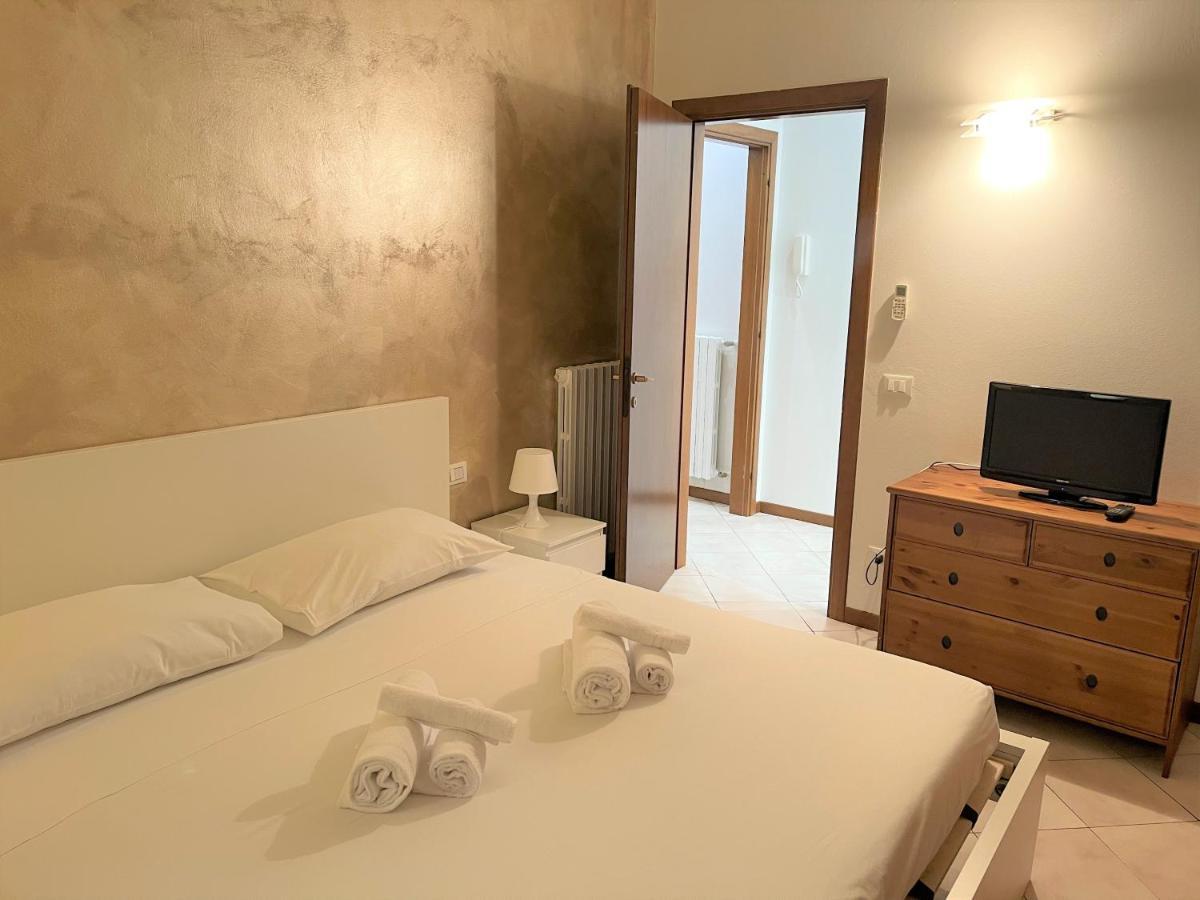 Desenzanoloft Le Petit Bijou - Restyling 2025 - Downtown דסנזאנו דל גארדה מראה חיצוני תמונה