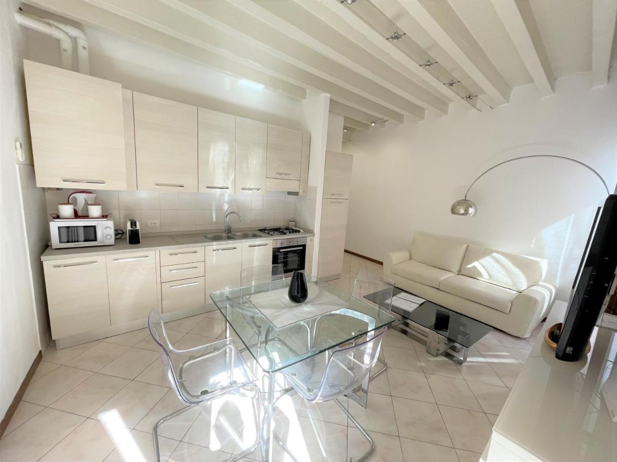 Desenzanoloft Le Petit Bijou - Restyling 2025 - Downtown דסנזאנו דל גארדה מראה חיצוני תמונה